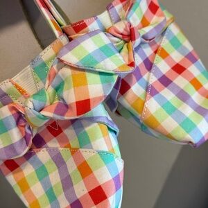 TOMS women’s 9.5 rainbow gingham tie.
